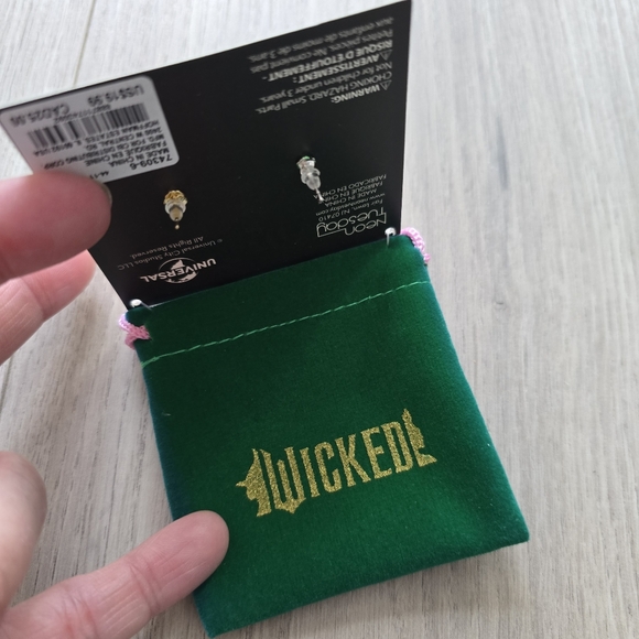 100. NWT Wicked Sterling Silver Earrings – Comes With Velour Bag Brand New - Picture 6 of 7